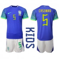 Brasilien Casemiro #5 Auswärts Trikotsatz Kinder WM 2022 Kurzarm (+ Kurze Hosen)